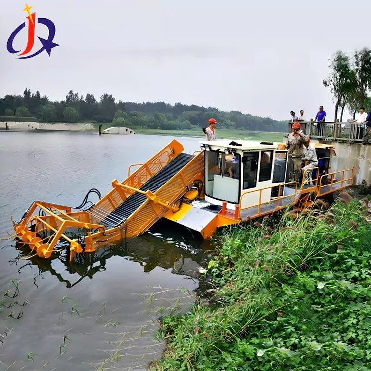 Sambo mpanapaka hyacinth sy duckweed